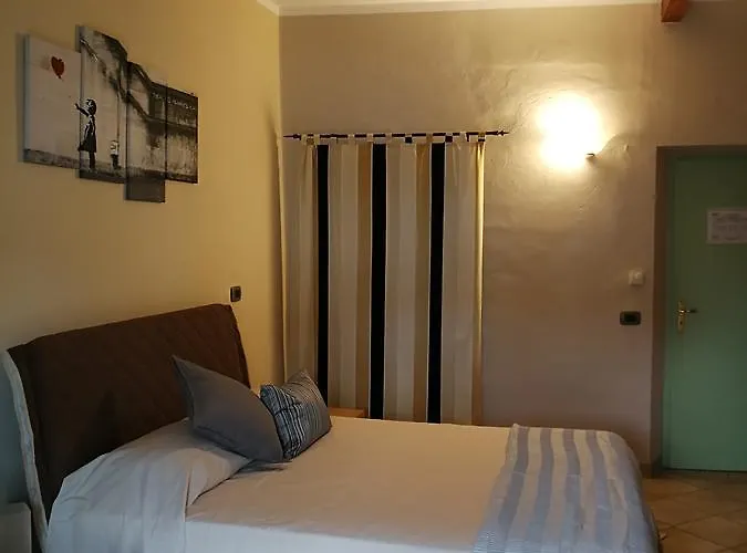 Montecarlo Πανσιόν 3*